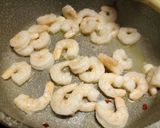 A picture of step 1 of Spicy prawns with garlic bruschetta.