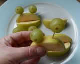 A picture of step 3 of Vickys Apple & Grape Frogs.