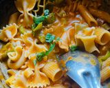 A picture of step 6 of Red Pasta with Cheese and Basil.