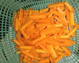 Foto langkah ke 1 dari resep Tumis toge wortel.