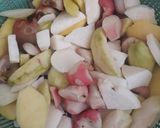 Foto langkah ke 1 dari resep Rujak Buah Bumbu Kacang.