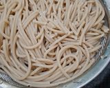 Foto langkah ke 1 dari resep Spaghetti Cabe Bawang.