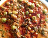 A picture of step 3 of Dhaba style methi matar malai.