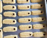 Foto langkah ke 4 dari resep Simple Butter Cookies.