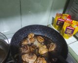 Foto langkah ke 4 dari resep Ayam Kecap Berkuah.