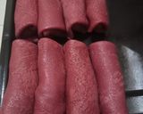 Foto langkah ke 4 dari resep Dadar Gulung Milky Merah Putih🇮🇩.