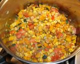 Foto del paso 4 de la receta: Sopa de porotos negros con zapallo y salchichón kielbasa
