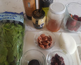 Foto del paso 1 de la receta: Ensalada de espinacas y fresa con aderezo de poppy seed
