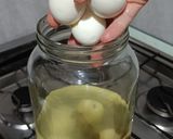 Foto del paso 1 de la receta: Aderezo de Huevos Encurtidos