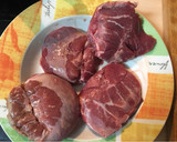 Foto del paso 2 de la receta: Carrilleras al vino tinto