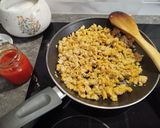 Foto del paso 5 de la receta Pizza Extra Fina con Pollo un Poco de Especias y Queso