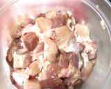 Hình bước làm 1 của món Ba rọi kho củ cải