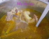Hình bước làm 2 của món Bún Bò Huế (Bò tái,nạm bò có da và chả lụa)