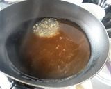 Foto del paso 2 de la receta: Cubos de berenjena en salsa y salteado de col..