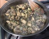 Une image de l'étape 11 de Champignons sautés à la crème, persil et gingembre.