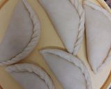 A picture of step 5 of Walnut gujhiya.