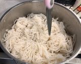 A picture of step 11 of Katong Laksa.