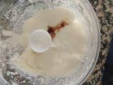 Helado casero fitness con chocolate y nueces