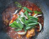 Foto langkah ke 4 dari resep Ayam Kecap Pedas.