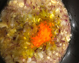 Foto del paso 1 de la receta: Flores de pasta filo rellenas de rape adobado y gambas con salsa