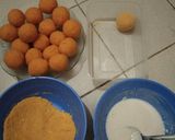 Foto langkah ke 5 dari resep Bola bola ubi isi coklat.
