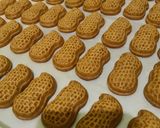 Foto langkah ke 8 dari resep Kue Kering Kacang Mentega.