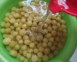 Hình bước làm 1 của món Mứt chùm ruột