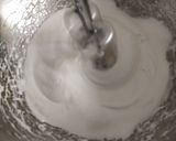 Foto langkah ke 2 dari resep Swiss Meringue Buttercream.