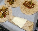 Foto del paso 5 de la receta: Burritos de verduras y pollo