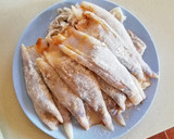 Foto del paso 7 de la receta: Calamares empanados y fritos, rellenos de gambas