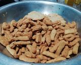 आटे की निमकी (aate ki nimki recipe in Hindi) रेसिपी चरण 1 फोटो