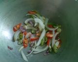 Foto langkah ke 2 dari resep Kwetiau Udang Goreng.