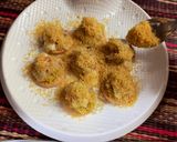 A picture of step 5 of Sev puri.
