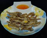 Hình bước làm 2 của món Cơm nhà với các món từ cá cơm