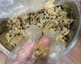 รูปขั้นตอนการทำที่ 6 ของ คุกกี้ ช็อคโกแล็ตชิพ Chocolate chip cookies