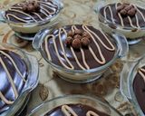 A picture of step 7 of Cake Cups with Muhallabia and Chocolate.
