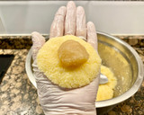 Foto del paso 4 de la receta: Cocadas rellenas con dulce de boniato