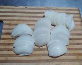Foto del paso 1 de la receta: Omelette de cebollas caramelizadas, zanahoria y choclo..