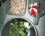 Foto langkah ke 1 dari resep Tumis oyong tauge.