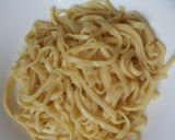 Foto langkah ke 2 dari resep Mie kangkung.