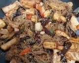 Foto langkah ke 3 dari resep Tumis Bihun Jamur Kuping.