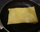 A picture of step 4 of Egg Paratha.