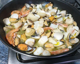 Foto del paso 1 de la receta: Colas de merluza a la marinera