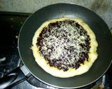 Foto langkah ke 6 dari resep Pizza martabak manis (pake teflon).