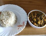 A picture of step 4 of Chana dal with palak.