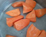 Foto del paso 2 de la receta: Pollo al horno con puré de zanahoria, zapallo y boniato