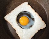 Hình bước làm 1 của món Opla Sandwich 🍳🍞