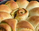 A picture of step 7 of Vadapav Twister.