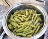 Une image de l'étape 3 de Cuisses de dinde aux haricots verts.