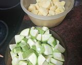 Foto del paso 1 de la receta: Crema de puerros y calabacín con queso majorero para estudiantes
